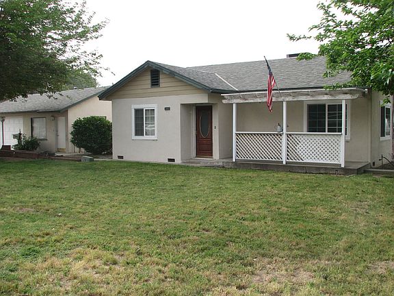Front of the main house & Studio.