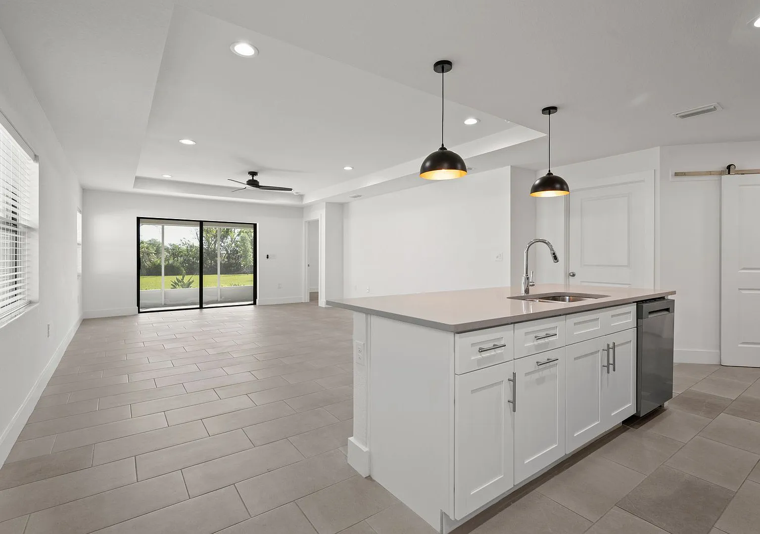 New Villa Home On The Golf Course — Photo 4