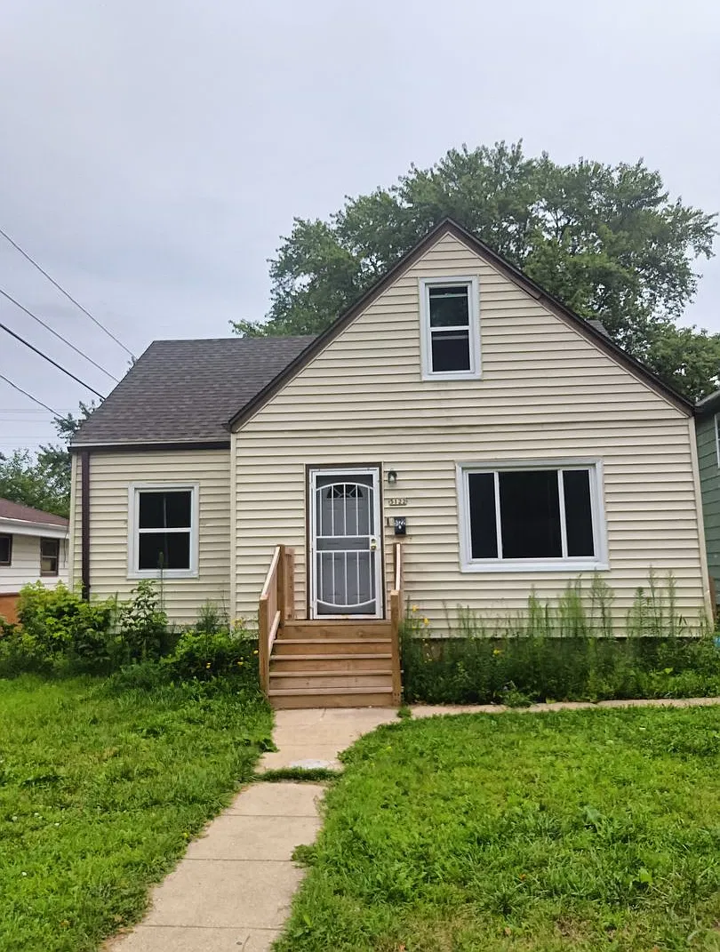 3 Bedroom Single Family Home — Photo 1