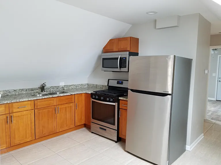 2908 W 38th Pl — Photo 5