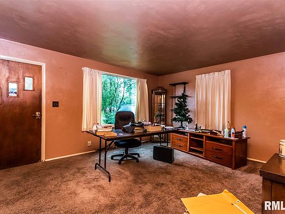 4th image of 3114 W Alice Ave