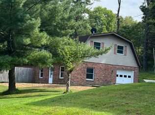 553 Watters Station Rd, Evans City, PA 16033