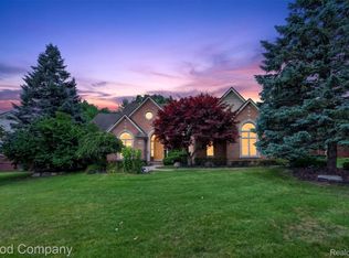 6698 Carlyle Ct, West Bloomfield, MI 48322