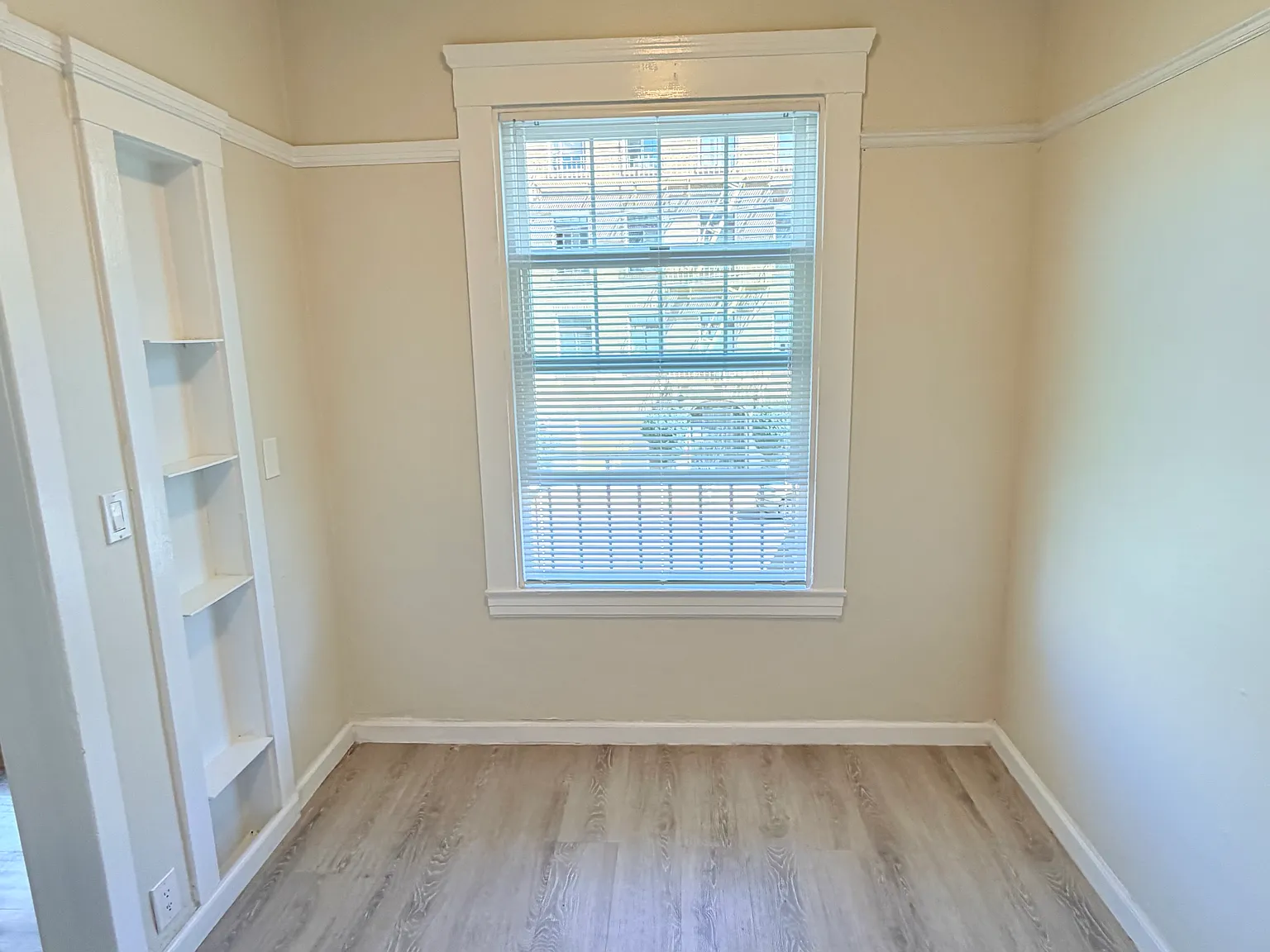 2650 Franklin St — Photo 3