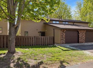 434 E 11th St APT J, New Richmond, WI 54017