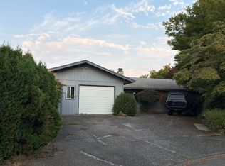 16944 NE Clackamas St, Portland, OR 97230