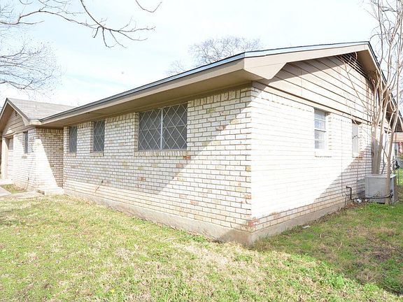 3rd image of 3118 Lawnwood Dr