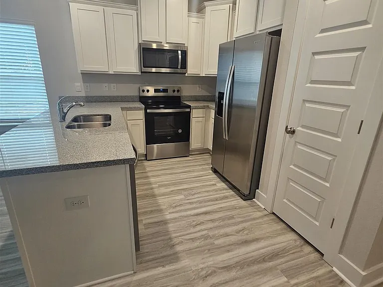 9433 Nature Creek Ln — Photo 7