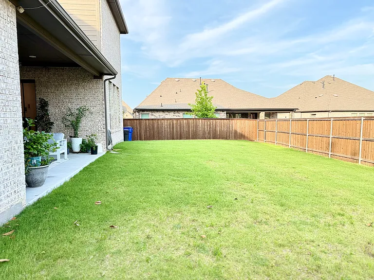 2807 Tower Rd — Photo 16