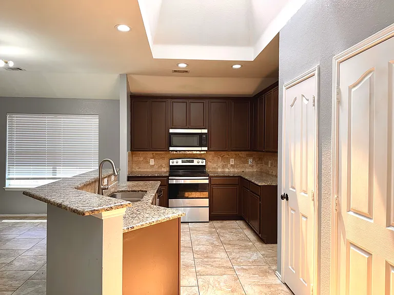 7301 Paleon Dr — Photo 11