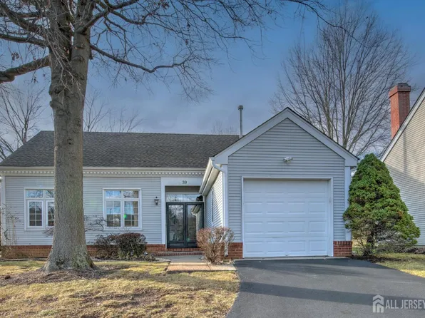 30 Winthrop Rd, Monroe Township, NJ 08831