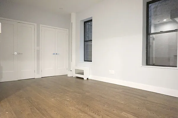 Rented by Metropolitan Equities | media 3