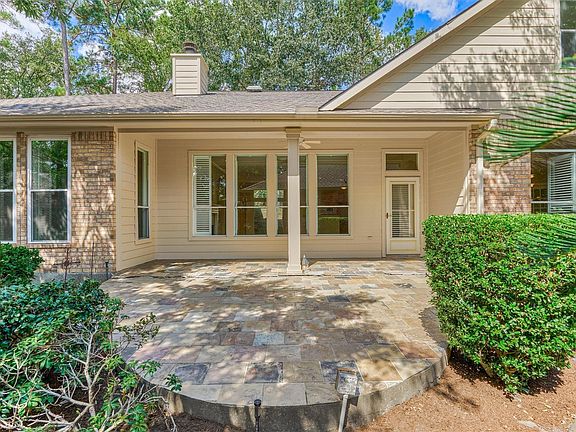 3rd image of 23 Meadowhawk Pl