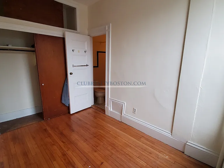 381 Harvard St #31 — Photo 7