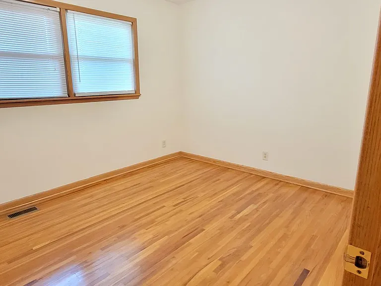 14411 W Maple St — Photo 27