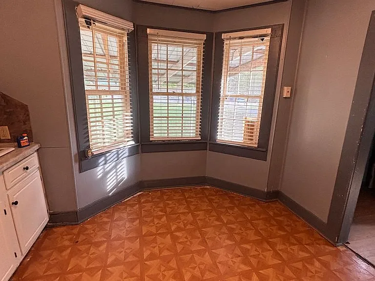 508 N Apple St — Photo 2