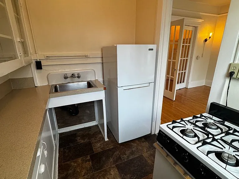 Littlefield Apartments — Photo 5