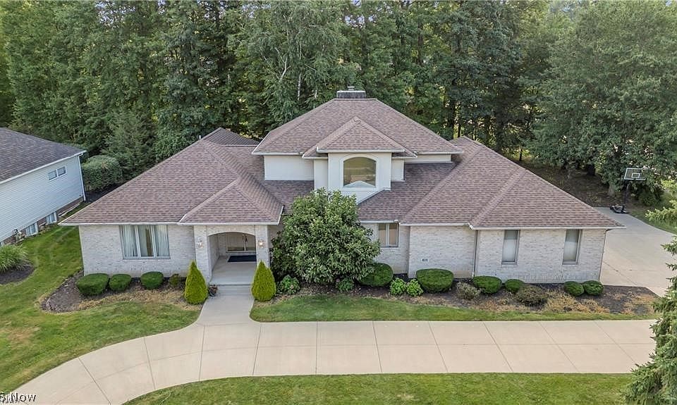 1st image of 416 Castle Pines Dr
