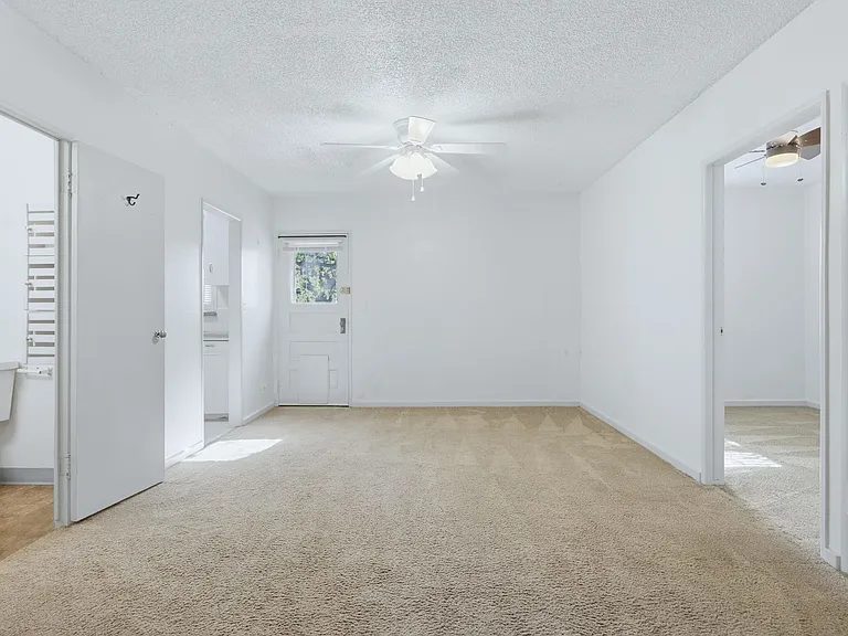415 Lewis St — Photo 13