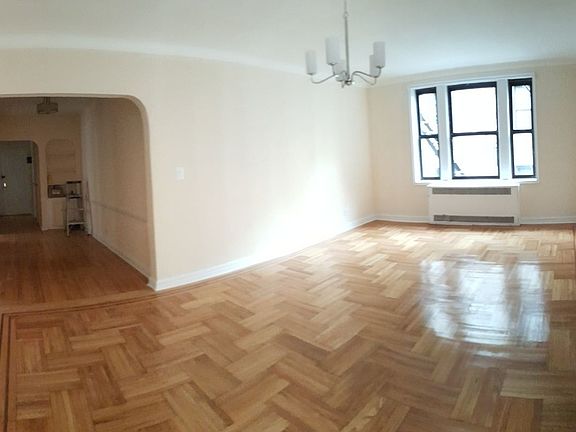 5th image of 45 Tennis Ct APT E2