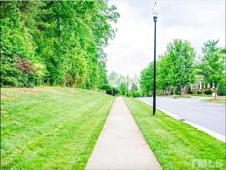 42 Millbrook Dr #42 — Photo 12