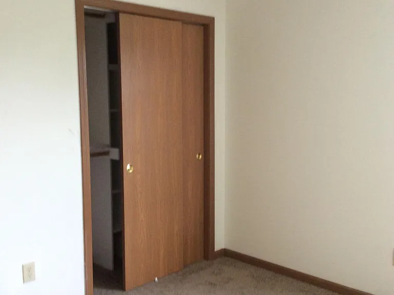10050 Long Meadow Dr — Photo 17
