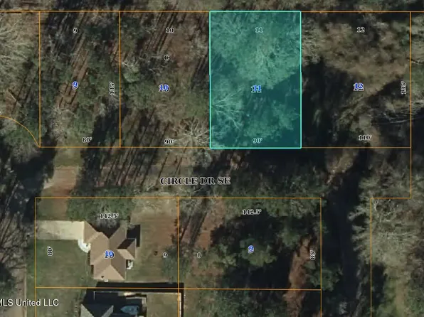 Circle Dr SE, Magee, MS 39111