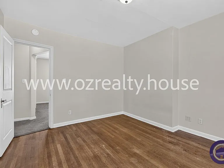 1734 Wellesley Dr #2 — Photo 4