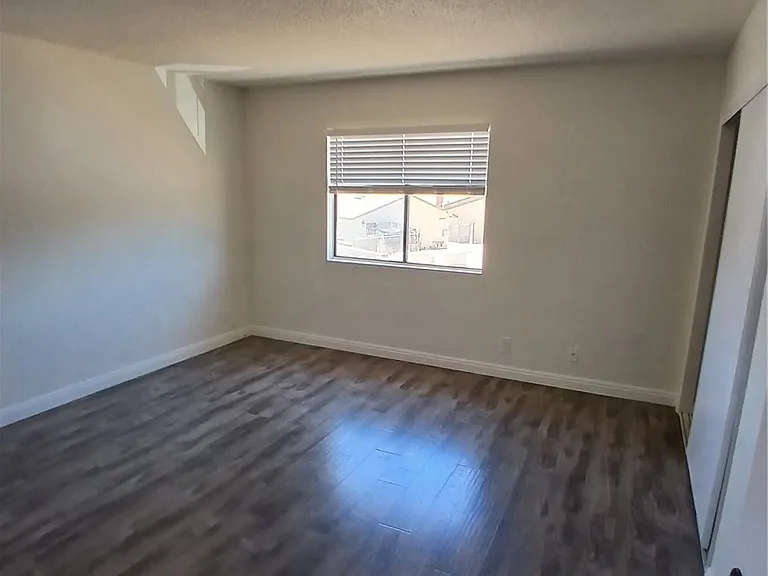 509 E Avenue Q #2 — Photo 12