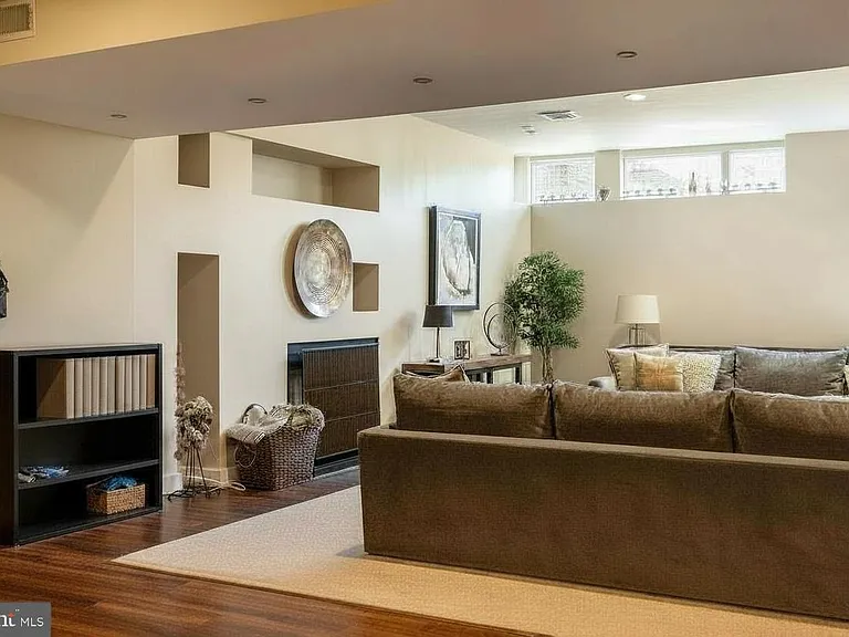 1127 Winding Dr — Photo 19
