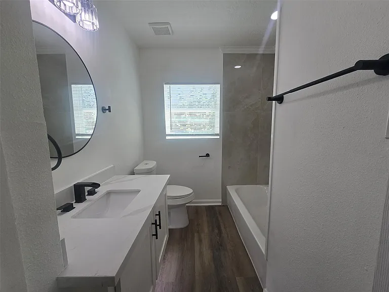 5102 Avenue L — Photo 22