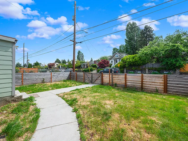 8717 16th Ave SW — Photo 4