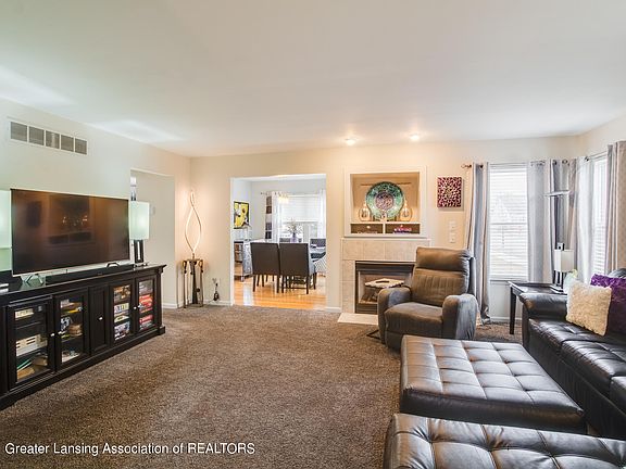 3rd image of 6802 Cotswald Dr