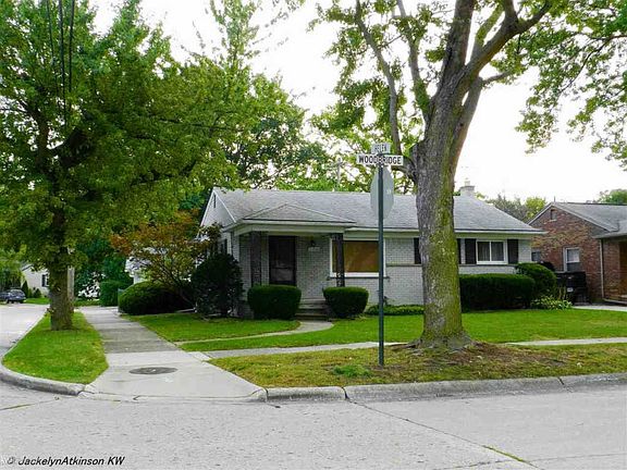 2nd image of 21836 Woodbridge St