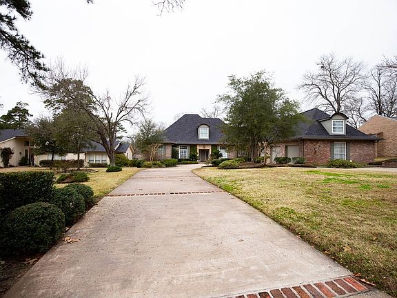 3rd image of 111 Winged Foot Dr
