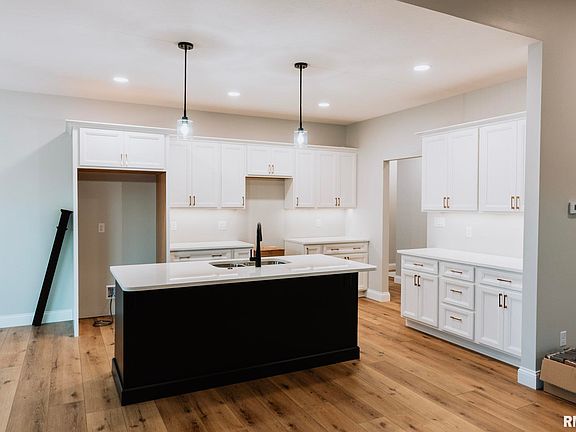 5th image of 3217 Enfield Cir