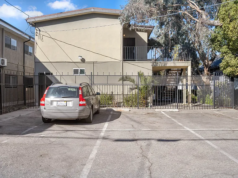 2356 Portland St — Photo 18