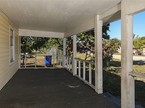 4th image of 2428 Stella St
