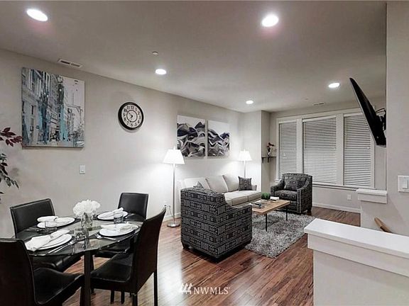 3rd image of 23000 NE 8th St Unit B-2