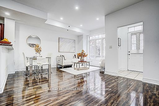 2nd image of 8 Brighton Pl #50