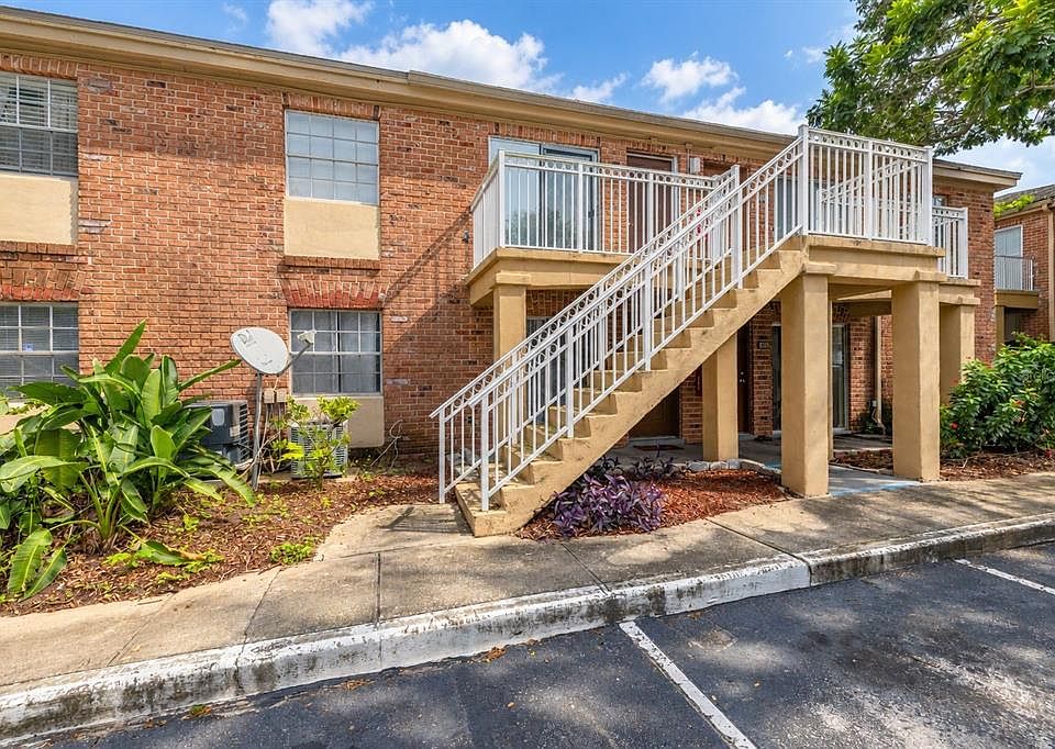 1st image of 484 BANYON TREE CIRCLE #100