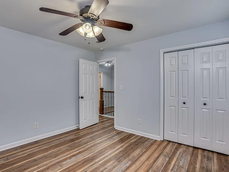 2211 Pleasant Dr — Photo 26