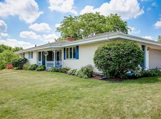 13740 Creston Hills Dr, Mishawaka, IN 46544