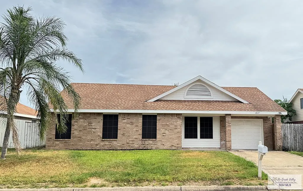 3 bed, 2.0 bath, 989 sqft, $2,000 — Photo 1
