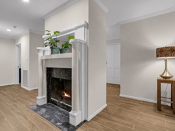 5th image of 105 Fernande Dr