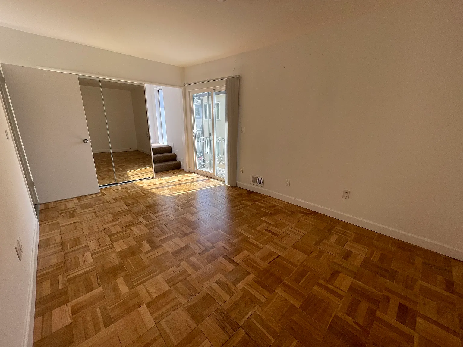 2 bed, 1300 sqft, $3,795 — Photo 4
