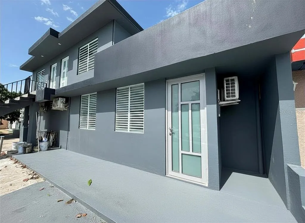 3 bed, 1.0 bath, $1,200 — Photo 2