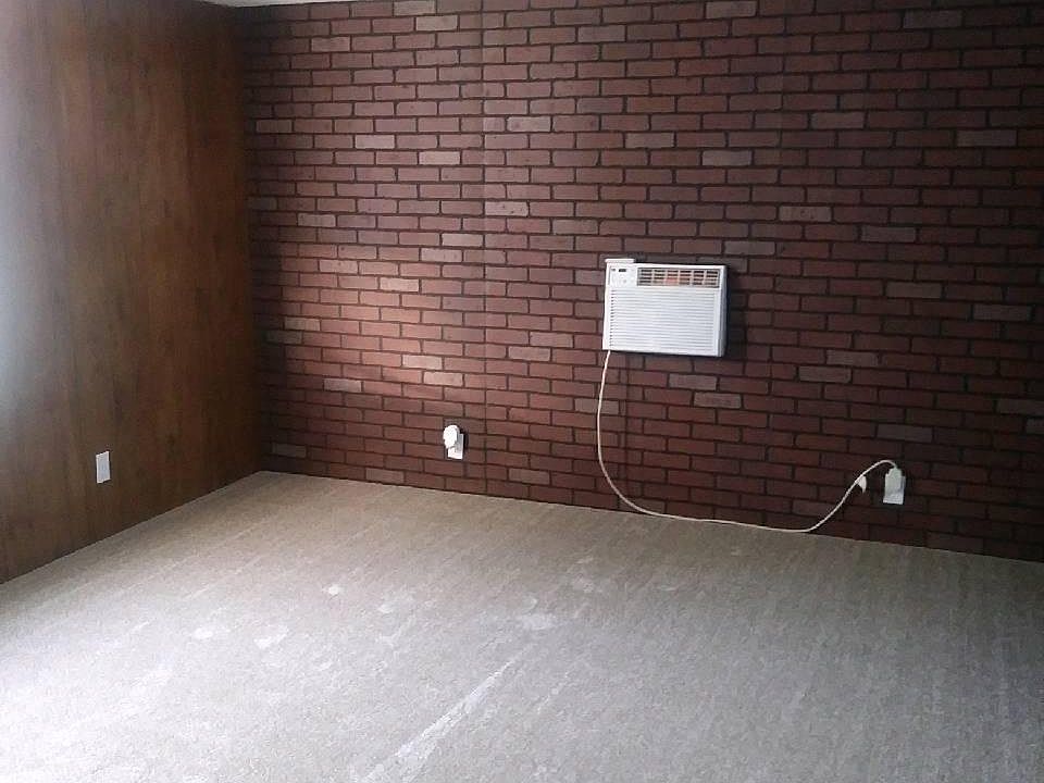 2nd image of 744 W Fairfield St #2