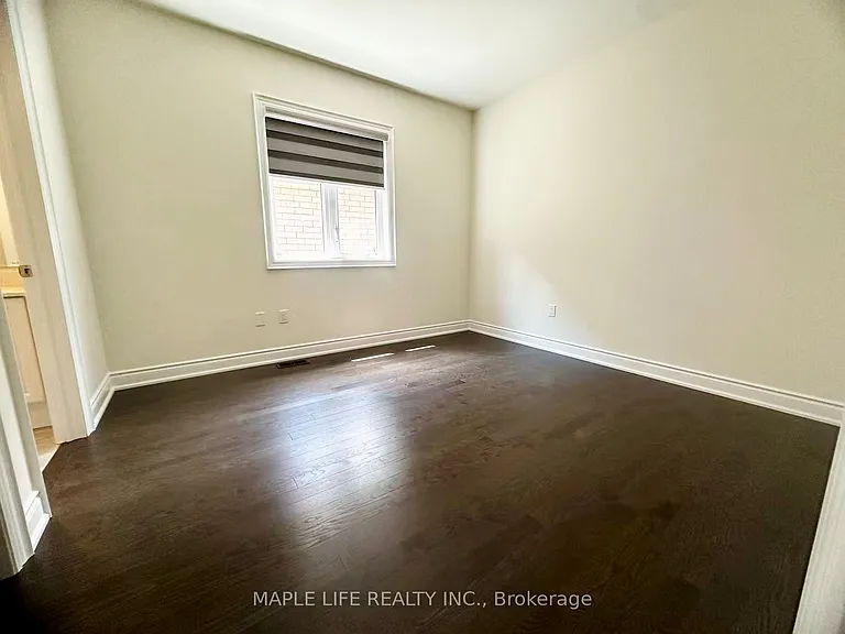 162 Rowe St — Photo 16