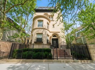1352 N La Salle Dr, Chicago, IL 60610